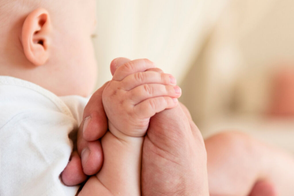 Modificación del período inicial de disfrute del permiso por nacimiento de hijo/a